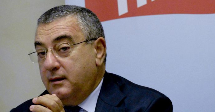 Immunità addio: uscito dal Senato, Luigi Cesaro (FI) va ai domiciliari