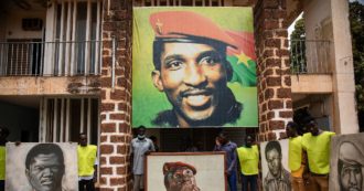 Copertina di 35 anni fa veniva ucciso Thomas Sankara, ‘Che Guevara d’Africa’ che si ribellò alla “dittatura finanziaria” delle ex potenze coloniali