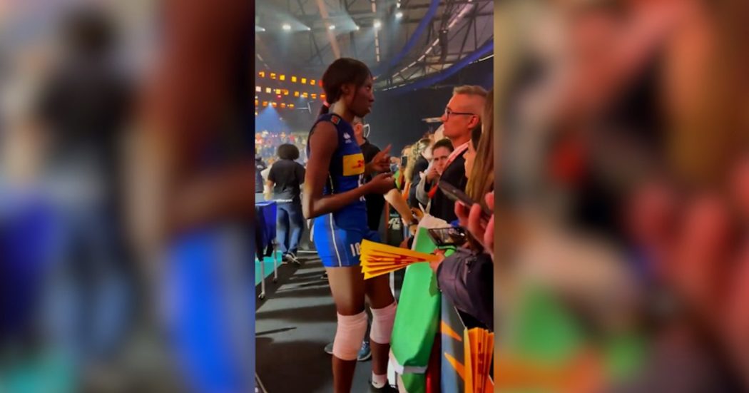 Pallavolo, lo sfogo di Paola Egonu a bordo campo: “Mi hanno chiesto perché fossi italiana. Questa è la mia ultima partita in Nazionale…”