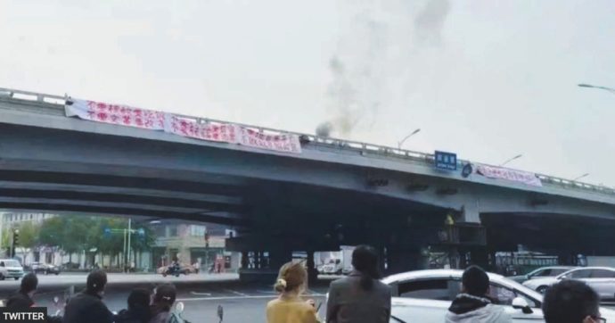 “Il manifestante” buca la censura