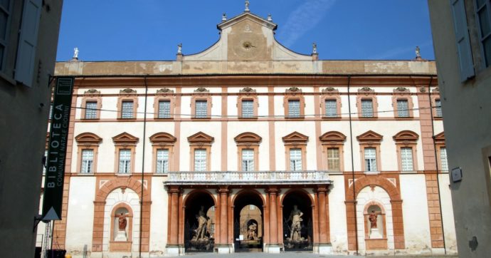 Copertina di Un matrimonio in reggia: funerale del bene comune