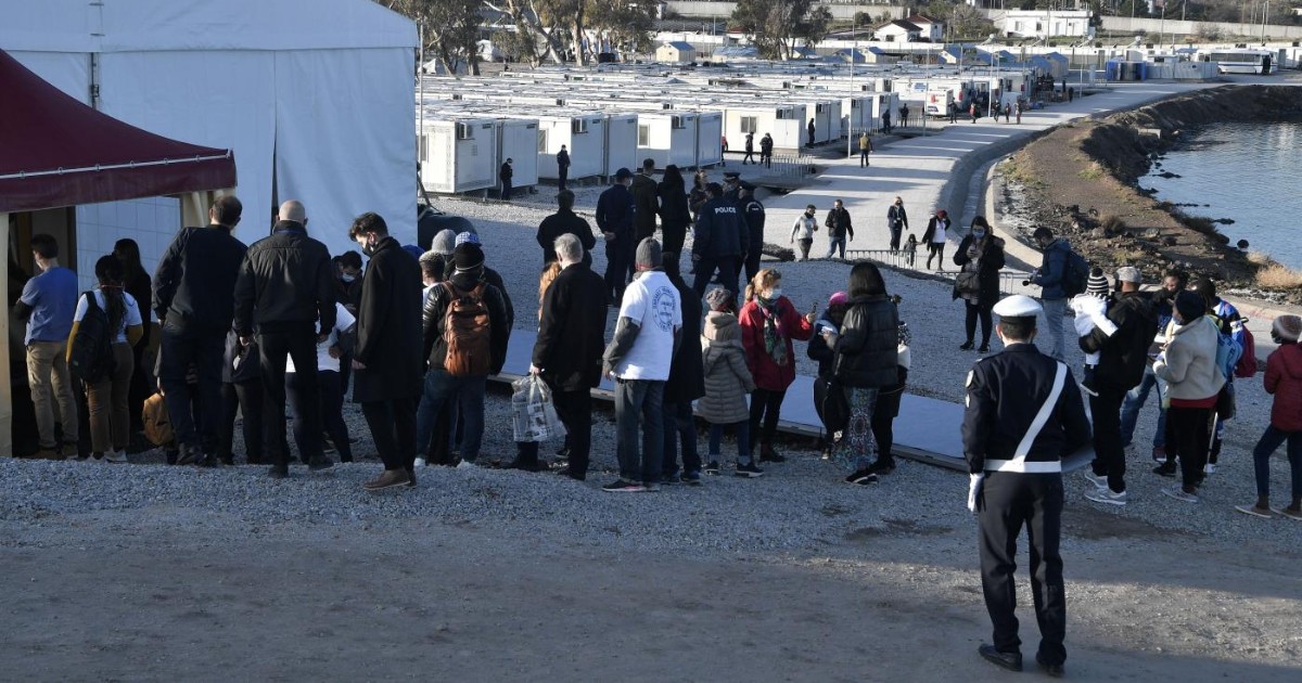 Ελλάδα, 92 μετανάστες βρέθηκαν γυμνοί στα σύνορα με την Τουρκία.  Η Αθήνα κατηγορεί την Άγκυρα: «Ντροπή»