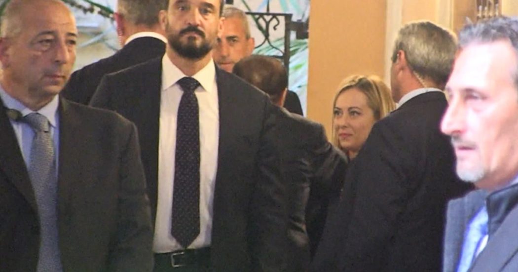 Governo, diretta – Terminato il faccia a faccia Berlusconi-Meloni: poco più di un’ora di incontro. La Russa: “Serve esecutivo al più presto”