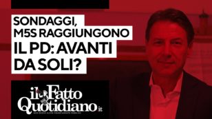 Copertina di Sondaggi, i 5 stelle raggiungono il Pd: avanti da soli? Segui la diretta con Peter Gomez