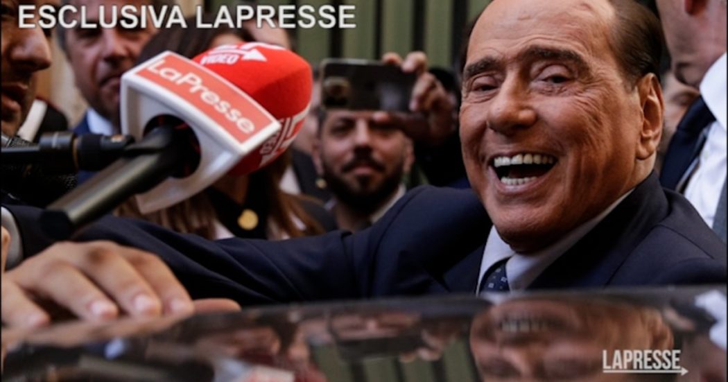 “Ho riallacciato i rapporti con Putin, mi ha mandato 20 bottiglie di vodka e una lettera dolcissima…”. L’audio di Berlusconi di LaPresse