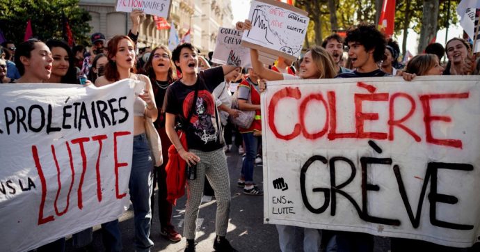 Francia, scioperi in tutto il Paese Cortei e disordini nella Capitale