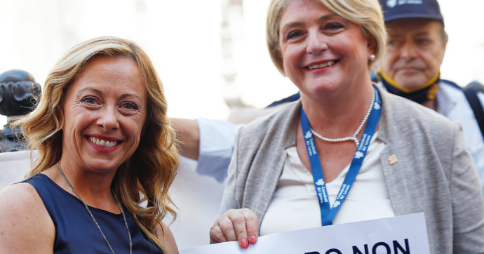 “La ministra Calderone chiarisca sulle fondazioni del marito”. Pd e M5s annunciano interrogazioni in Parlamento