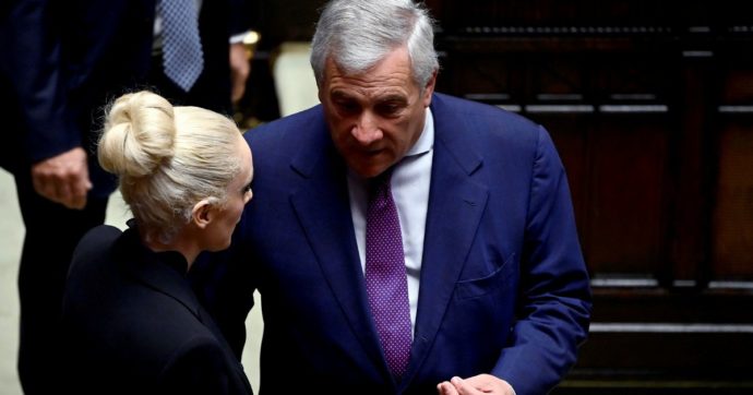 Forza Italia non c’è più: rischio scissione e caccia alla talpa