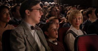 Copertina di The Fabelmans, il nuovo film di Steven Spielberg è un capolavoro assoluto: un viaggio nella vita del regista attraverso l’alterego Sammy