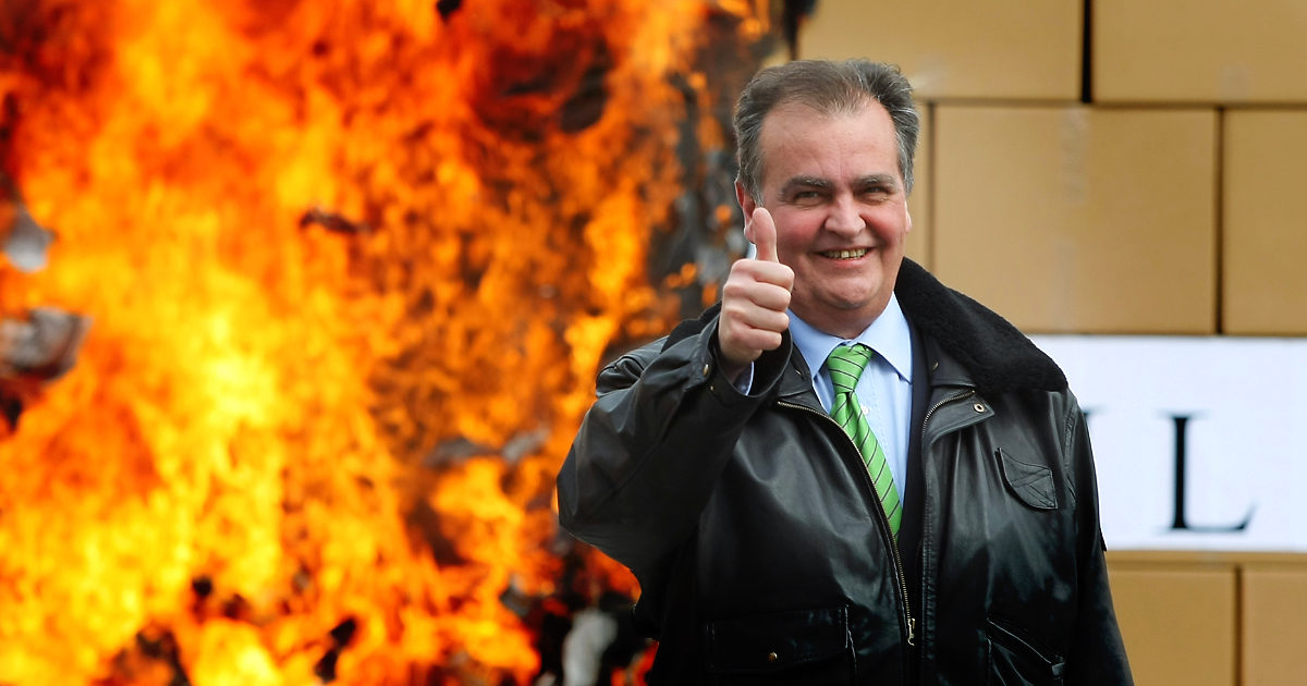 Calderoli l’incendiario agli Affari Regionali e autonomie. Dagli “orango” ai “culattoni”, dalla malattia alla moglie che non la pensa come Salvini e Meloni