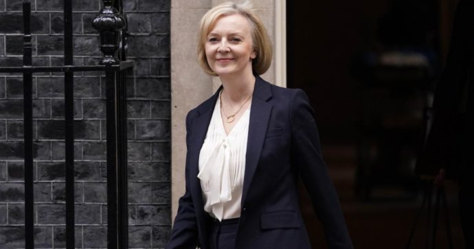 Regno Unito, Liz Truss si dimette dopo un mese e mezzo: è il mandato più breve di sempre
