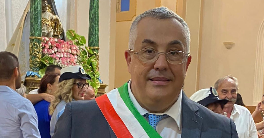 Bancarotta e riciclaggio, arrestato il sindaco di Montagnareale (Messina) Rosario Sidoti: “Il paese come un feudo della sua famiglia”