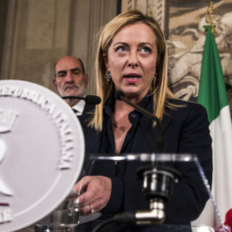 Copertina di Governo Meloni, tra vecchia destra e nuovi interessi: il Fatto di domani 22 ottobre