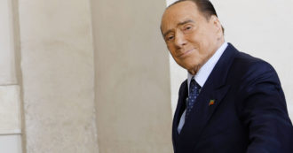 Copertina di Berlusconi parla ancora di guerra in Ucraina: “Pace? Niente armi da Occidente e aiuti per ricostruire, così Zelensky tratterebbe”