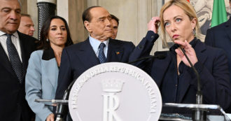 Copertina di Nuovo governo, un teatrino pieno di modelli a cui (non) bisogna ispirarsi
