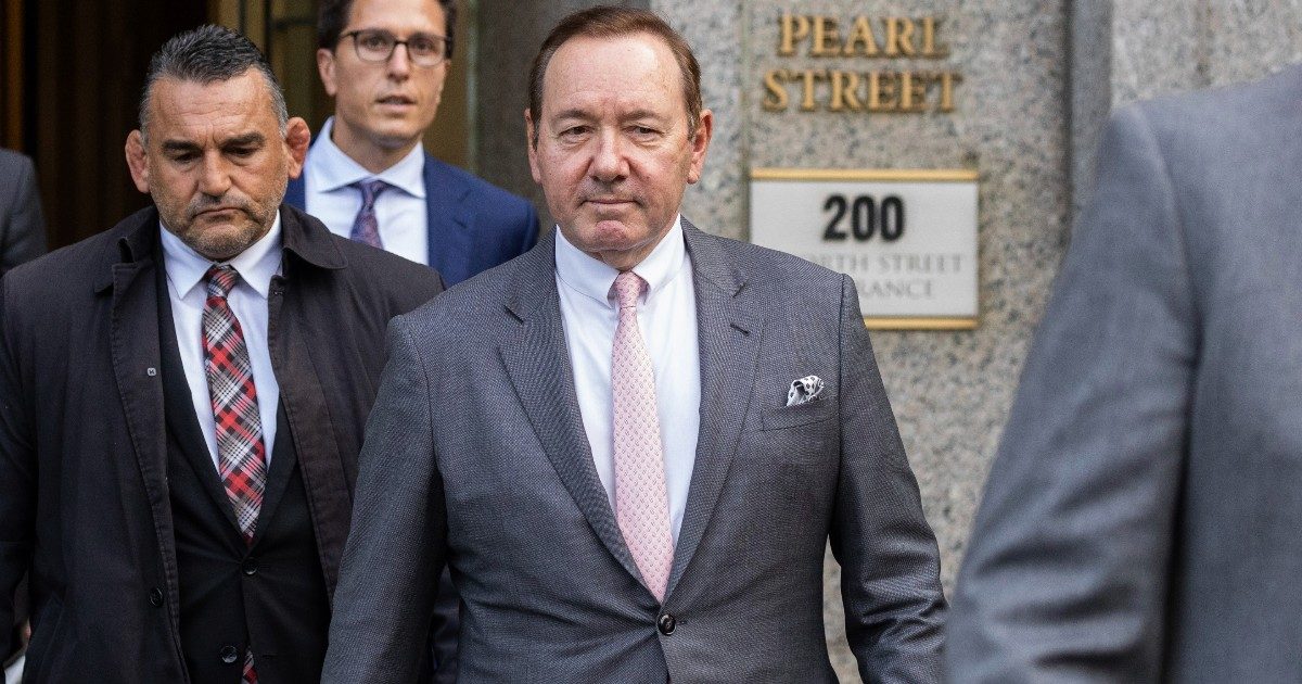 Kevin Spacey assolto dall’accusa di molestie sessuali: “Non ha violentato Anthony Rapp”. La sua denuncia distrusse la carriera dell’attore