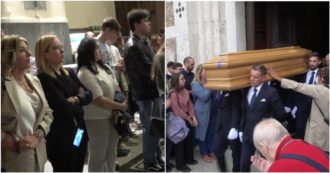 Copertina di Francesco Valdiserri, ai funerali del giovane travolto da un’auto anche alla premier Meloni, La Russa e Letta – Video