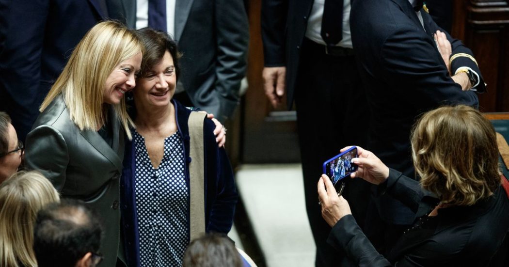 Eugenia Roccella: chi è l’ultraconservatrice contro aborto e diritti lgbt a cui Meloni ha affidato il ministero per Famiglia e Natalità