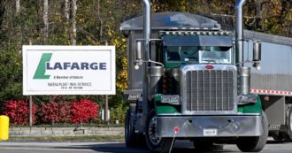 Copertina di Francia, il gruppo Lafarge ammette: fece affari con l’Isis
