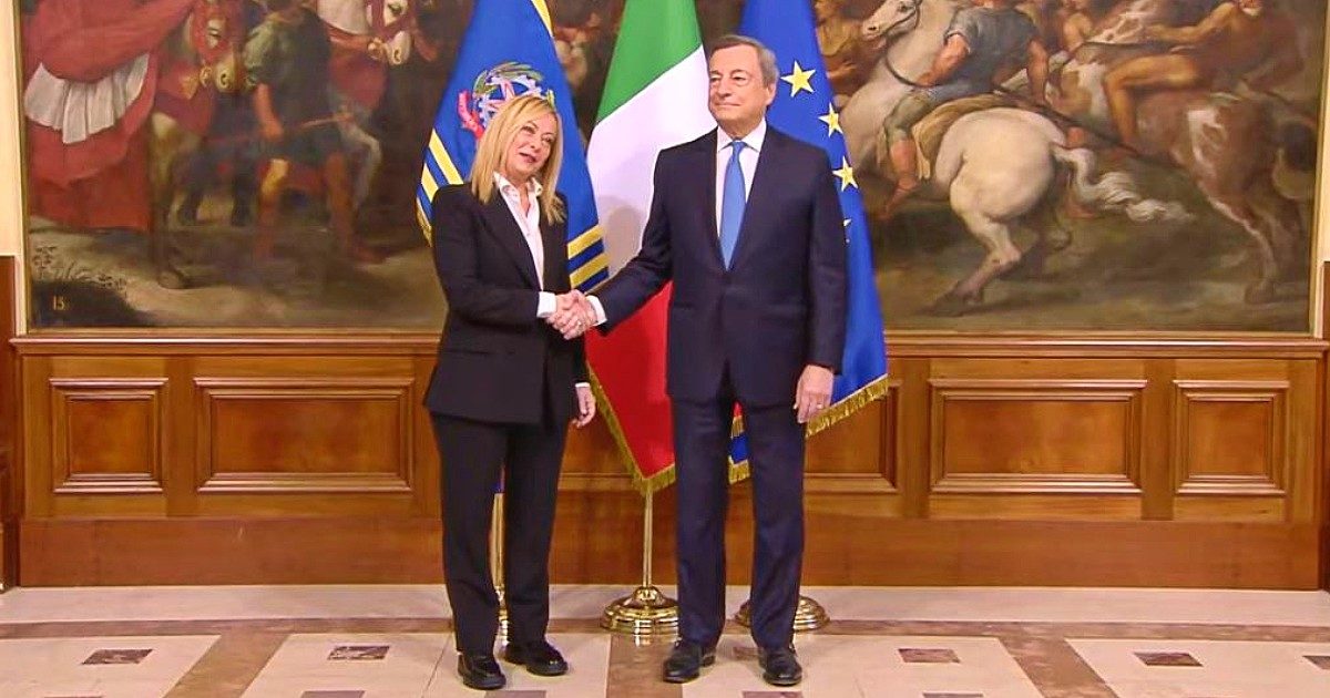 Italia, la transizione è solo a parole: nel 2022 più che raddoppiati i sussidi statali alle fonti fossili e rinnovabili ferme. E con Meloni il quadro non cambia