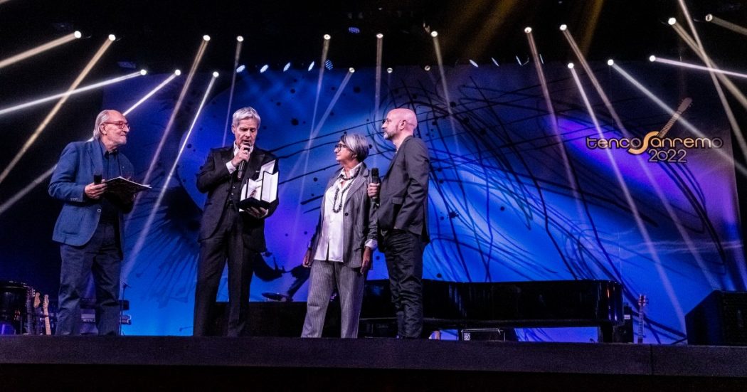 Premio Tenco alla carriera a Claudio Baglioni, meglio tardi che mai!