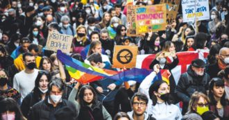 Copertina di Jeffrey Sachs: “Basta tacere, l’Ue porti Biden a negoziare”