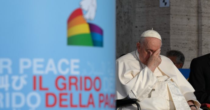 Papa Francesco e il rifiuto di ‘benedire’ una delle parti: l’Ucraina non può decidere la pace da sola