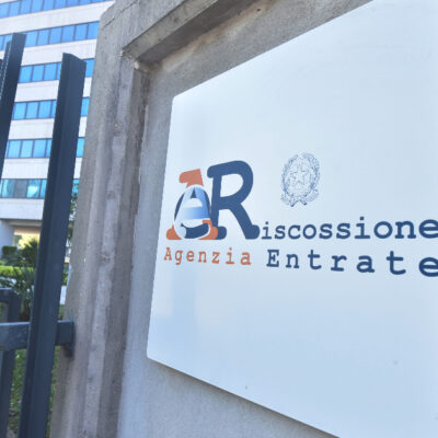 Copertina di Rottamazione delle multe e tasse locali, l’elenco degli enti che aderiscono: ci sono Genova, Roma, Napoli, Bari e Palermo. Non Milano