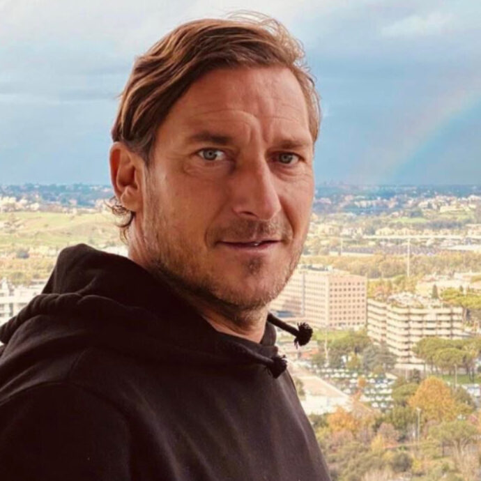 “Francesco Totti restituisce le borse a Ilary Blasi, ma non le scarpe. Lei si tiene i Rolex”