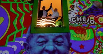 Copertina di Bolsonaro e Lula al testa a testa: si contendono poveri, donne, fedeli