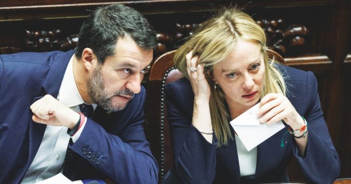 Giorgia non cita mai B. e Salvini e bastona il leghista sui migranti