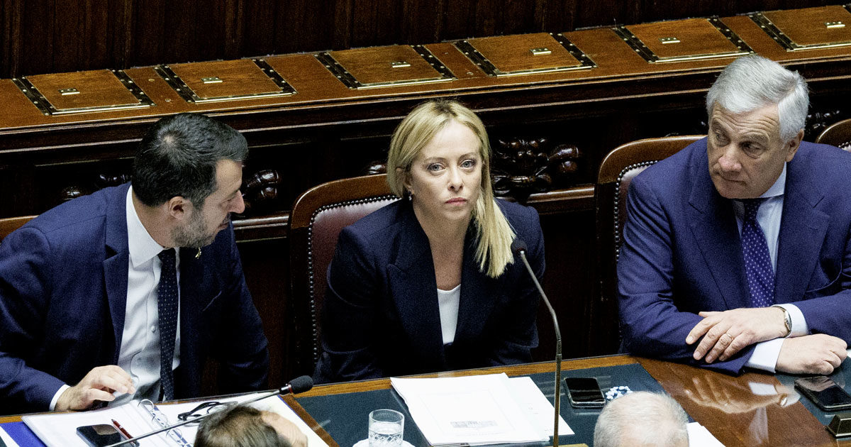 Meloni, il discorso alla Camera: dal presidenzialismo ai giacimenti di gas da sfruttare. “Saremo costretti a rinviare alcuni provvedimenti”
