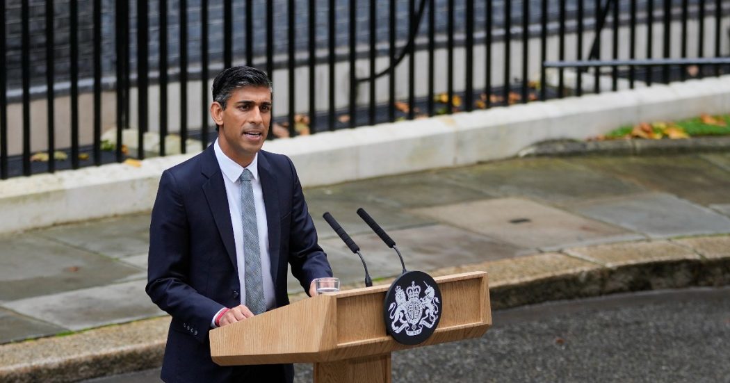 Uk, nasce il governo di Rishi Sunak: “Qui per correggere gli errori commessi ed evitare una crisi profonda”. Ecco la squadra dei ministri
