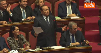 Copertina di Il ritorno di Berlusconi in Senato dopo nove anni: “Evviva, ho avuto il mio diciassettesimo nipotino” – Video