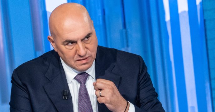 Domani: “A Crosetto 1,8 milioni da Leonardo nel 2018-21”. Il ministro non nega ma querela: “Unico metodo che i giornalisti intendono”