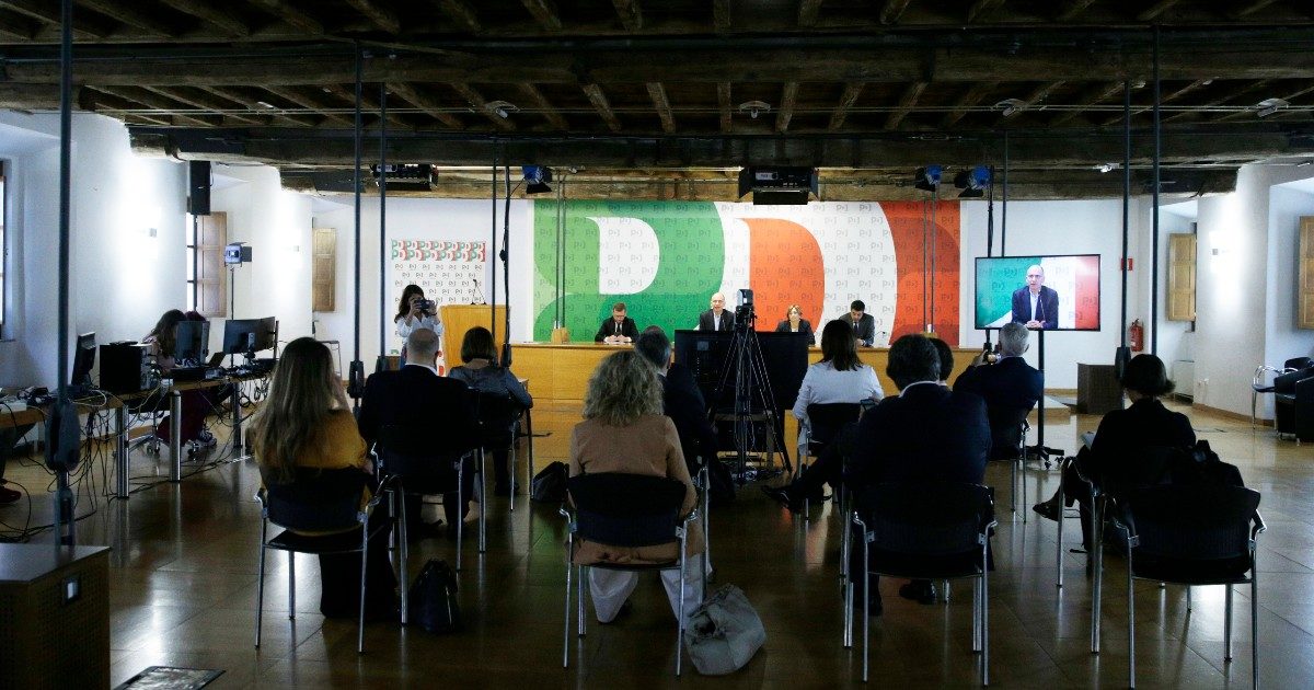 “Scandaloso che Letta e i dirigenti parlino ancora a nome del Pd”. L’attacco ai vertici dei giovani dem lombardi: “Azzerare subito, marzo è troppo lontano”