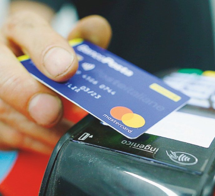 “Abbiamo messo un Pos al nostro matrimonio, più gli invitati bevevano e più erano generosi: è stata un’ottima idea”: lo stratagemma di Chris e Tasha