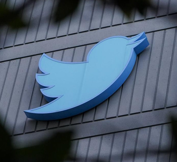 Twitter, l’autenticazione a due fattori via sms diventa a pagamento