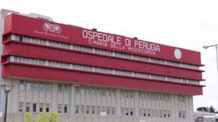 Copertina di Perugia, la denuncia degli specializzandi di neurologia: “Clima di terrore in reparto”. E diffondono l’audio con gli insulti dalla primaria