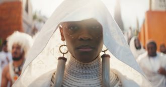 Copertina di Tutti i colori del dolore: torna l’orgoglio nero (ma pure rosa) in “Wakanda forever”