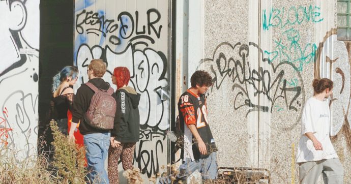 Piantedosi è pronto a manganellare pure gli “hippy” di Modena