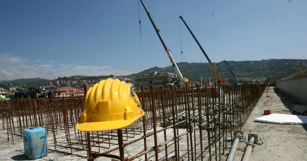 “Una norma per evitare il lavoro nei cantieri nelle ore più calde”: il nuovo appello di Fillea al governo. E in Calabria arriva l’ordinanza