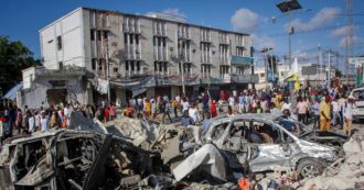 Copertina di Somalia, almeno 100 morti nel duplice attacco-bomba a Mogadiscio: si pensa al coinvolgimento dei terroristi di al-Shabaab