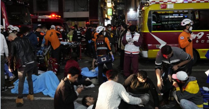 Seul, 153 ragazzi morti nella calca durante i festeggiamenti di Halloween. Altri 82 sono feriti, 355 le persone ancora disperse