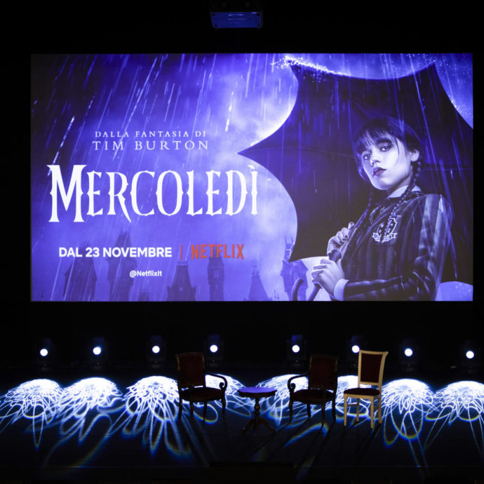 Tim Burton presenta Mercoledi, l’ultima fatica del regista in un’esclusiva serie Netflix