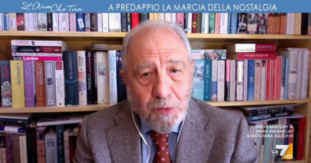 Caprarica a La7: “Piantedosi? Colpisce che non si occupi del rave di Predappio. È una controfigura che Salvini ha piazzato al ministero dell’Interno”