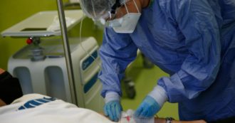 Covid, il governo ha deciso: i medici no vax tornano in ospedale, ma resta l’obbligo di mascherina