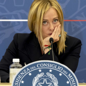 Copertina di Berlusconi ha quello che voleva: il Fatto di domani 1 novembre