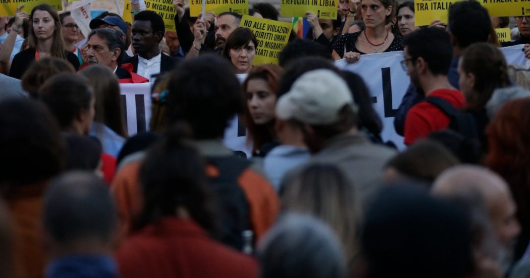 Dalle opposizioni agli studenti: no alla legge anti-rave. “Rischia di colpire proteste in scuole e università”. Conte: “Norma da Stato di polizia, è raccapricciante”