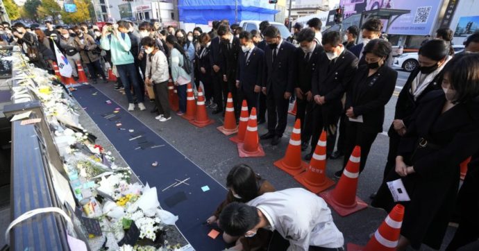 Strage di Halloween a Seul, undici chiamate d’emergenza ignorate. E il ministro dell’Interno chiede scusa in Parlamento